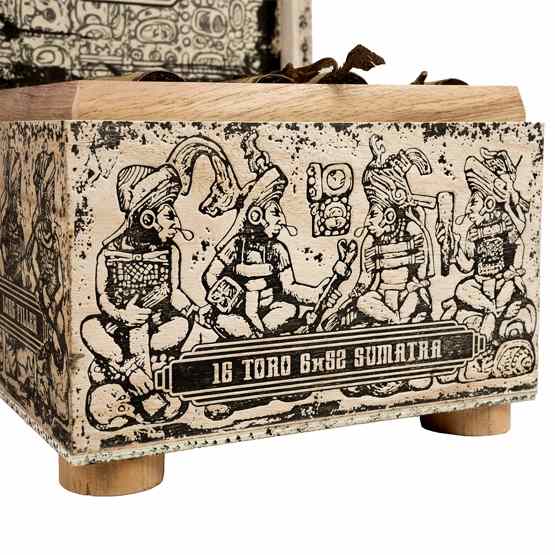 Oscar Valladares Altar Q Toro Cigar – Box of 16